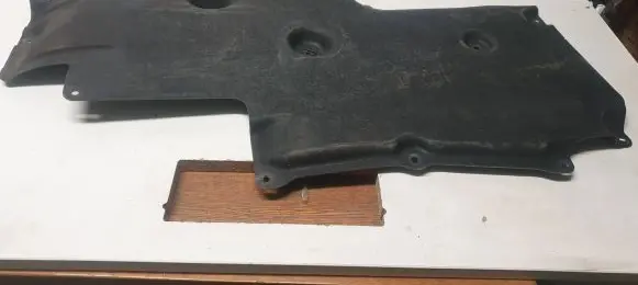 Center/middle under tray cover