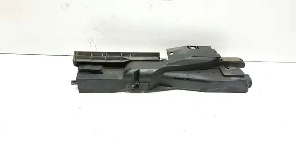 BMW X3 E83 Radiator mount bracket 7530252