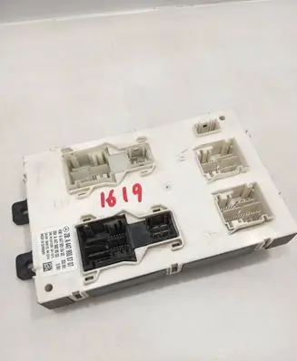 Mercedes-Benz Vito Viano W447 SAM control unit A4479000707 A4479028003 A4479016402