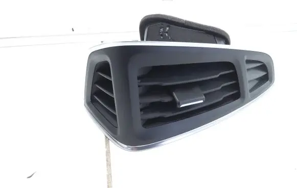 Ford Focus Dashboard side air vent grill/cover trim BM51018B08