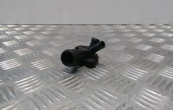 Audi A6 S6 C7 4G Engine coolant pipe/hose 04L121131AD