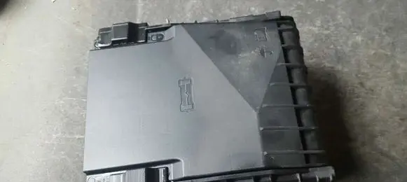 Volkswagen Golf V Fuse box cover 1K0937132F