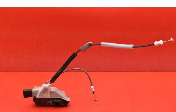 Opel Grandland X Front door lock 146096
