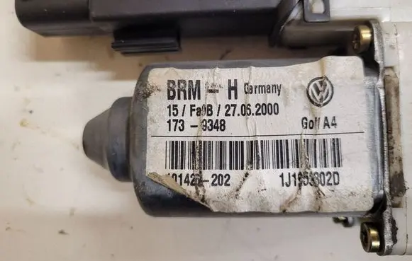 Volkswagen Bora Front door window regulator motor 1J1959802D 9776101434203