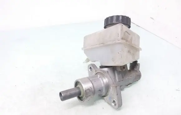 Mercedes-Benz E W210 Master brake cylinder A2024300202
