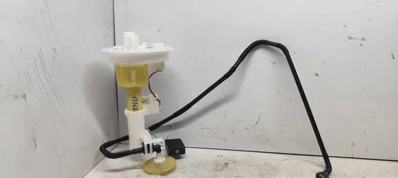 Subaru XV II Fuel level sensor 42081FL040 8967000050
