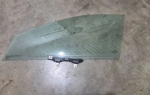 Hyundai i20 (BC3 BI3) Front door window glass four-door 82412C8000 PA66GF30