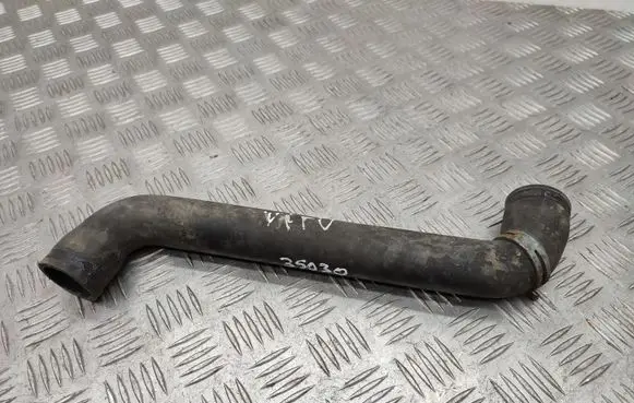 Mercedes-Benz Vito Viano W639 Engine coolant pipe/hose A6395014382