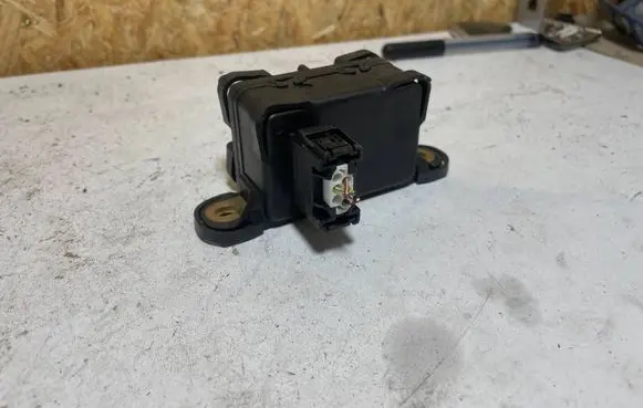 Mercedes-Benz E W211 ESP acceleration yaw rate sensor A0045421818 10170103163