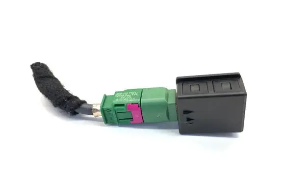 Audi A4 S4 B9 8W USB socket connector 5Q0035726
