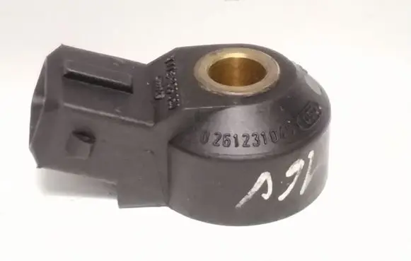 Volkswagen Golf IV Detonation knock sensor 0261231045