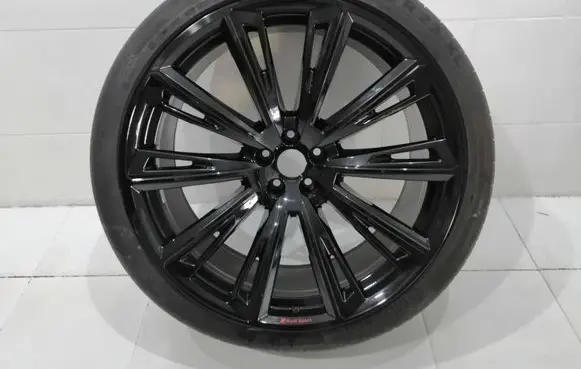 Audi RS Q8 R23 light alloy rim 4M8601025R 4M8601025AT