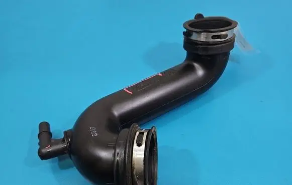 Ford Mondeo MK V Intercooler hose/pipe DG939R504AB IMPRK1565361