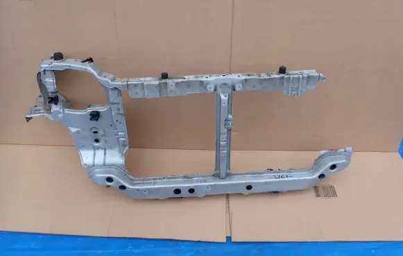 Hyundai Accent Front bodywork piece 