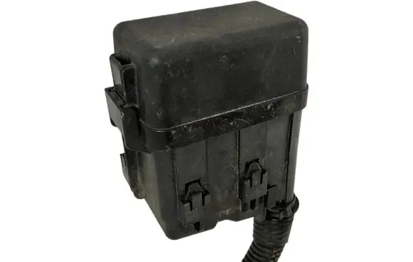 Toyota Avensis T270 Relay mounting block 