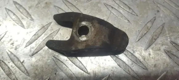 Renault Scenic I Fuel Injector clamp holder