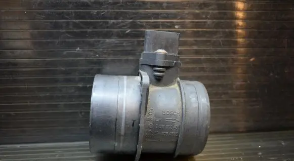 Volkswagen Golf Plus Mass air flow meter 0281002461