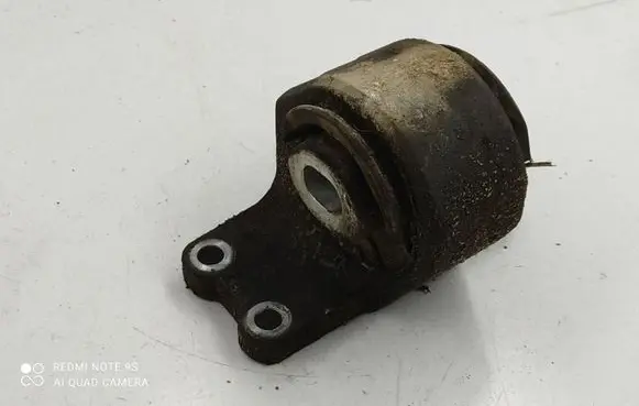 Land Rover Discovery 3 - LR3 Gearbox mount