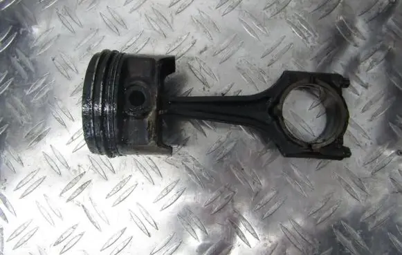Opel Astra F Piston with connecting rod