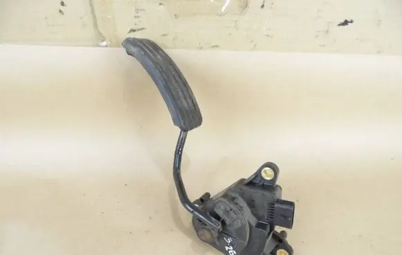 Renault Megane II Accelerator throttle pedal 8200153268 0723B 01064