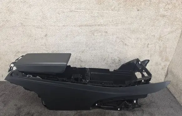 Tesla Model Y Armrest 175550162D DDQ22218100836