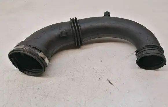 Opel Vivaro Air intake duct part 8200082448