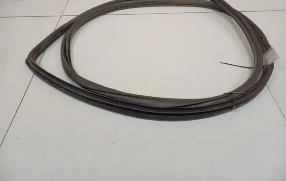 Subaru B9 Tribeca Rubber seal rear door 