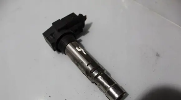 Seat Toledo II (1M) High voltage ignition coil NGKU5002