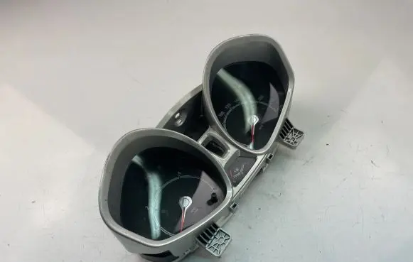 Ford Fiesta Speedometer (instrument cluster) 8A6T10849GM