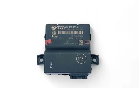 Audi Q7 4L Gateway control module 4F0907468M 4F0907468F