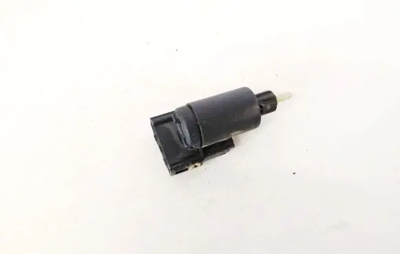 Volkswagen Touareg I Brake pedal sensor switch