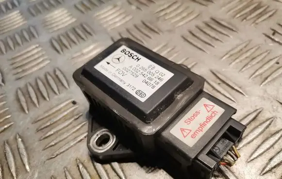 Mercedes-Benz E W211 Yaw turn rate sensor 0025426618
