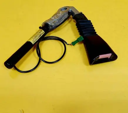 Opel Vectra B Front seatbelt buckle 90585747