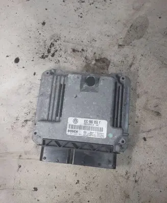 Volkswagen Touran I Engine control unit/module 03C906056F 1039S02104 0261S02003