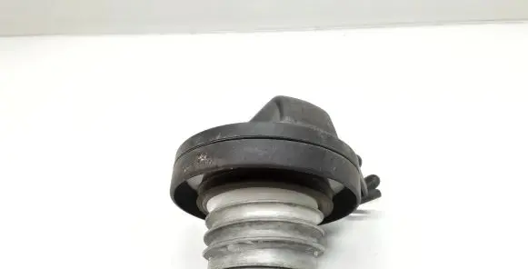 Volvo V70 Fuel tank filler cap 