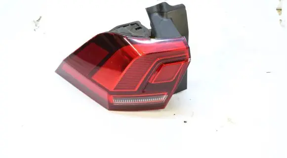 Volkswagen Tiguan Rear/tail lights 5NA945095C