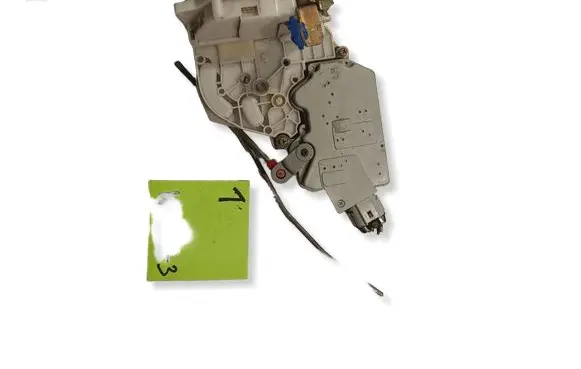 Nissan Primera Rear door lock 97300