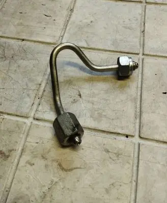 BMW 1 E81 E87 Fuel injector supply line/pipe 