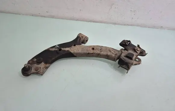 Honda CR-V Front lower control arm/wishbone 