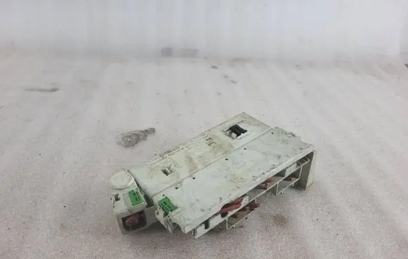 BMW 5 E39 Fuse module 61138367253