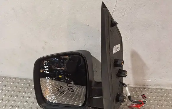 Front door electric wing mirror