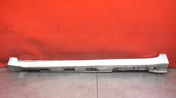 Toyota Avensis Verso Front sill (body part) 