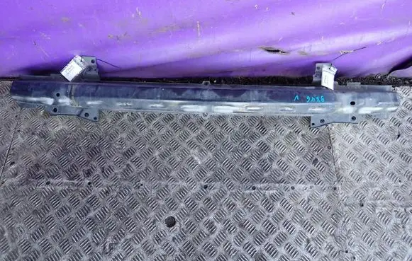 Volkswagen Golf IV Front bumper support beam 