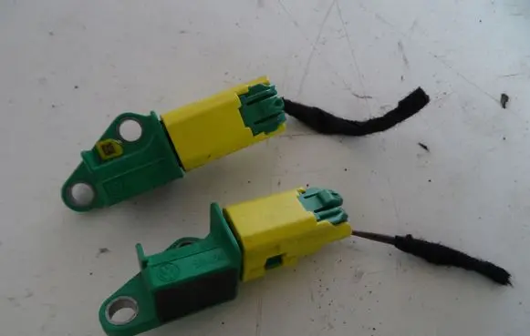 Audi A6 S6 C6 4F Airbag deployment crash/impact sensor 1K0909606C
