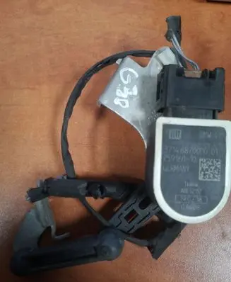 BMW 5 G30 G31 G38 Air suspension front height level sensor 6870000