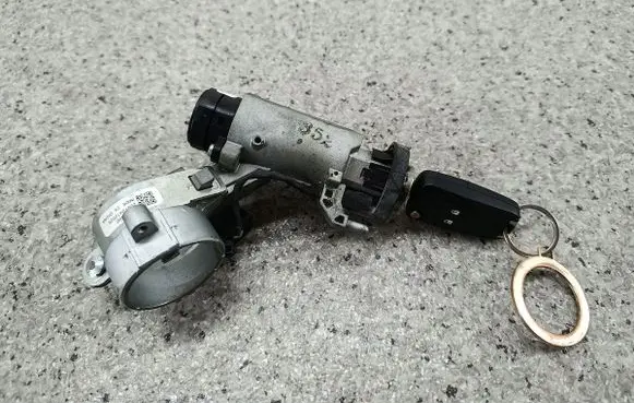 Opel Astra J Ignition lock