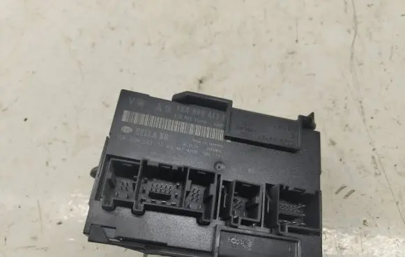 Volkswagen Golf V Comfort/convenience module 1K0959433B S0301H