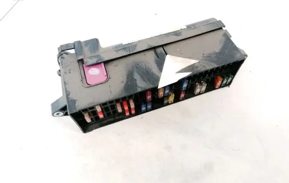 Volkswagen Touran I Fuse box set 1T1970099 1T1970043