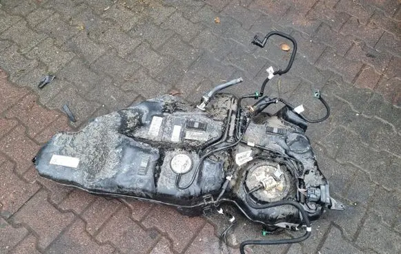 Ford Focus Fuel tank JX619P860AE
