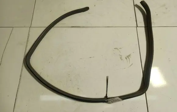 Hyundai Santa Fe Rubber seal rear door 